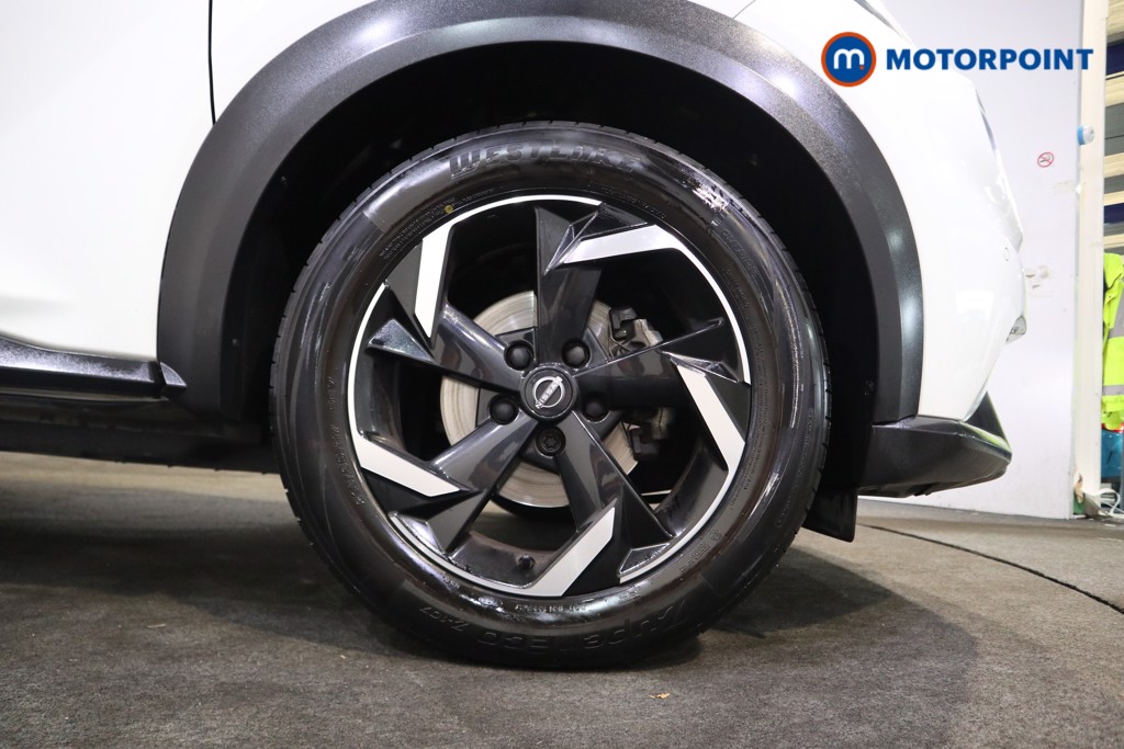 Nissan Juke N-Connecta Manual Petrol SUV - Stock Number (1566115) - 13th supplementary image