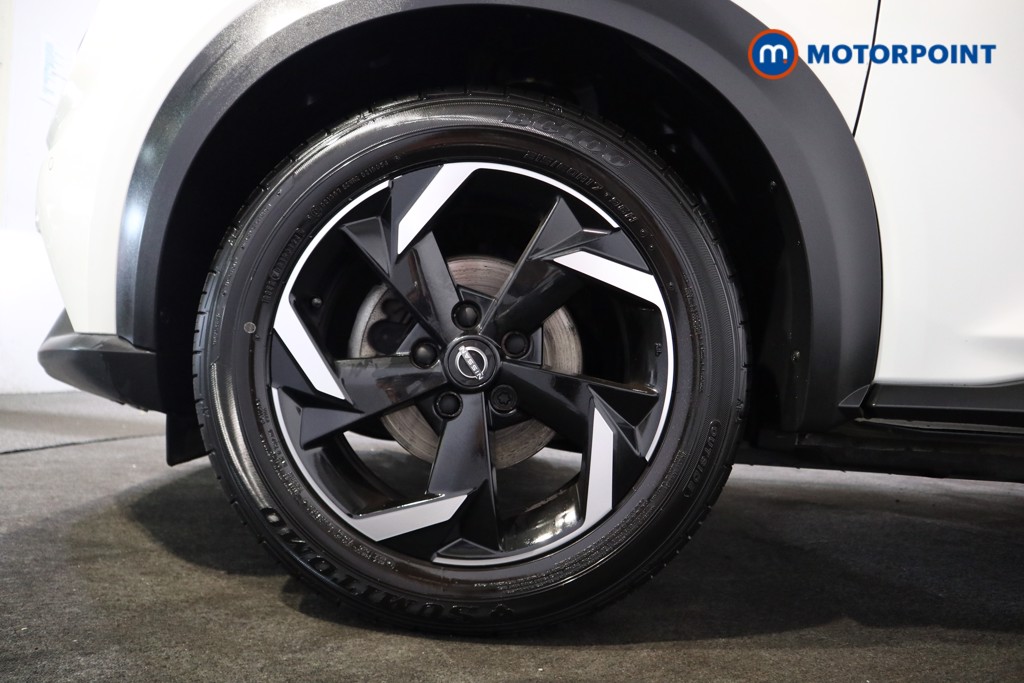Nissan Juke N-Connecta Manual Petrol SUV - Stock Number (1566115) - 14th supplementary image