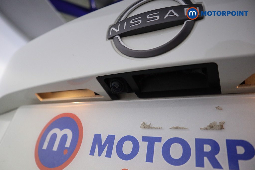 Nissan Juke N-Connecta Manual Petrol SUV - Stock Number (1566115) - 17th supplementary image