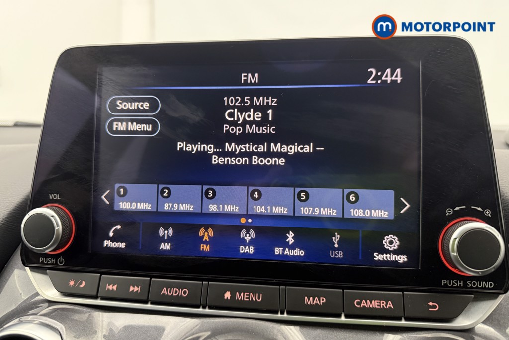 Nissan Juke N-Connecta Manual Petrol SUV - Stock Number (1566117) - 4th supplementary image