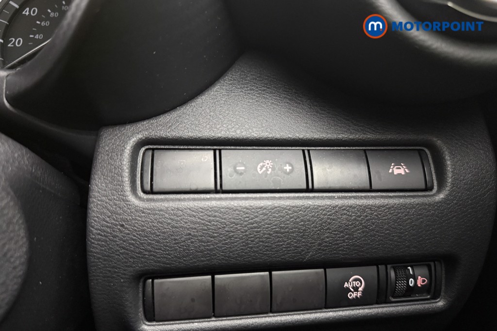 Nissan Juke N-Connecta Manual Petrol SUV - Stock Number (1566117) - 17th supplementary image