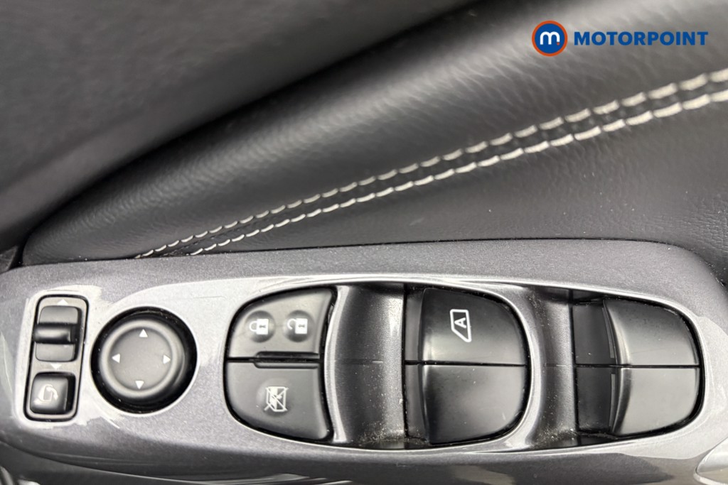 Nissan Juke N-Connecta Manual Petrol SUV - Stock Number (1566117) - 19th supplementary image