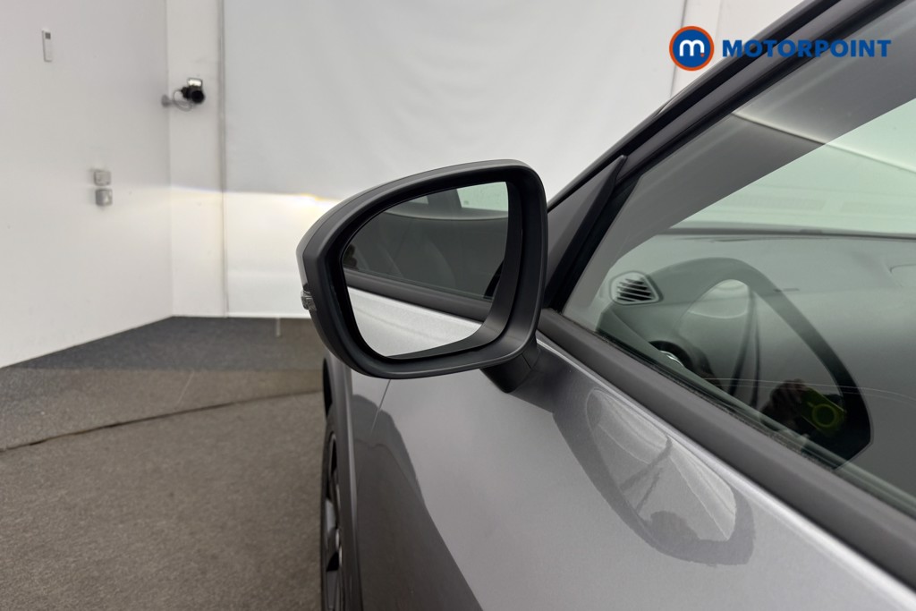Nissan Juke N-Connecta Manual Petrol SUV - Stock Number (1566117) - 29th supplementary image