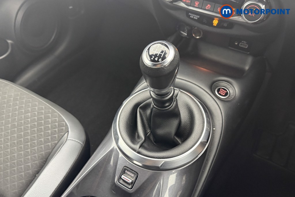 Nissan Juke N-Connecta Manual Petrol SUV - Stock Number (1566127) - 6th supplementary image