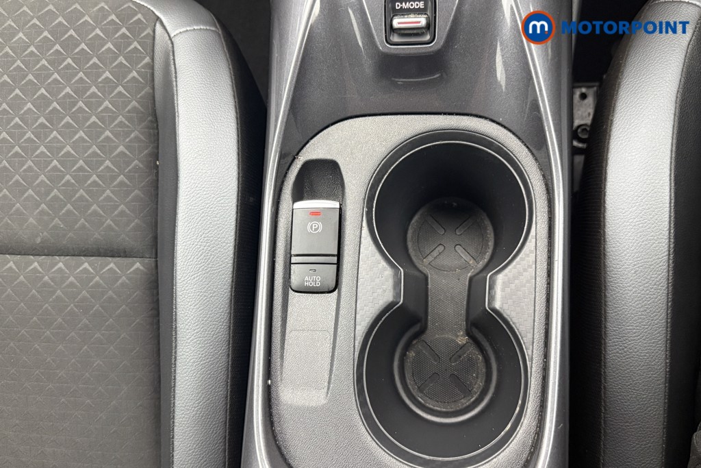 Nissan Juke N-Connecta Manual Petrol SUV - Stock Number (1566127) - 7th supplementary image