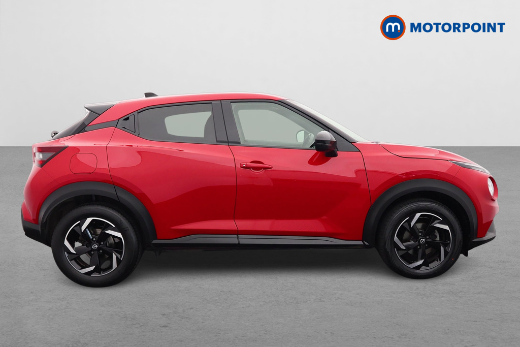 Nissan Juke N-Connecta Manual Petrol SUV - Stock Number (1566127) - Drivers side
