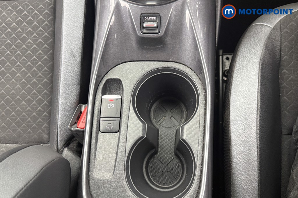 Nissan Juke N-Connecta Manual Petrol SUV - Stock Number (1566130) - 5th supplementary image