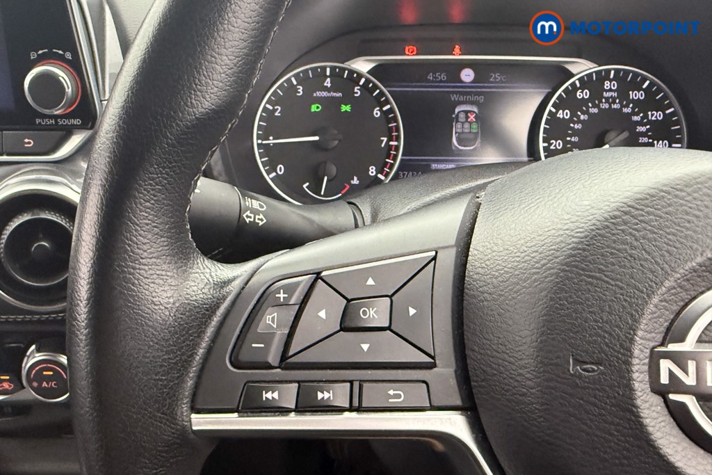 Nissan Juke N-Connecta Manual Petrol SUV - Stock Number (1566130) - 9th supplementary image