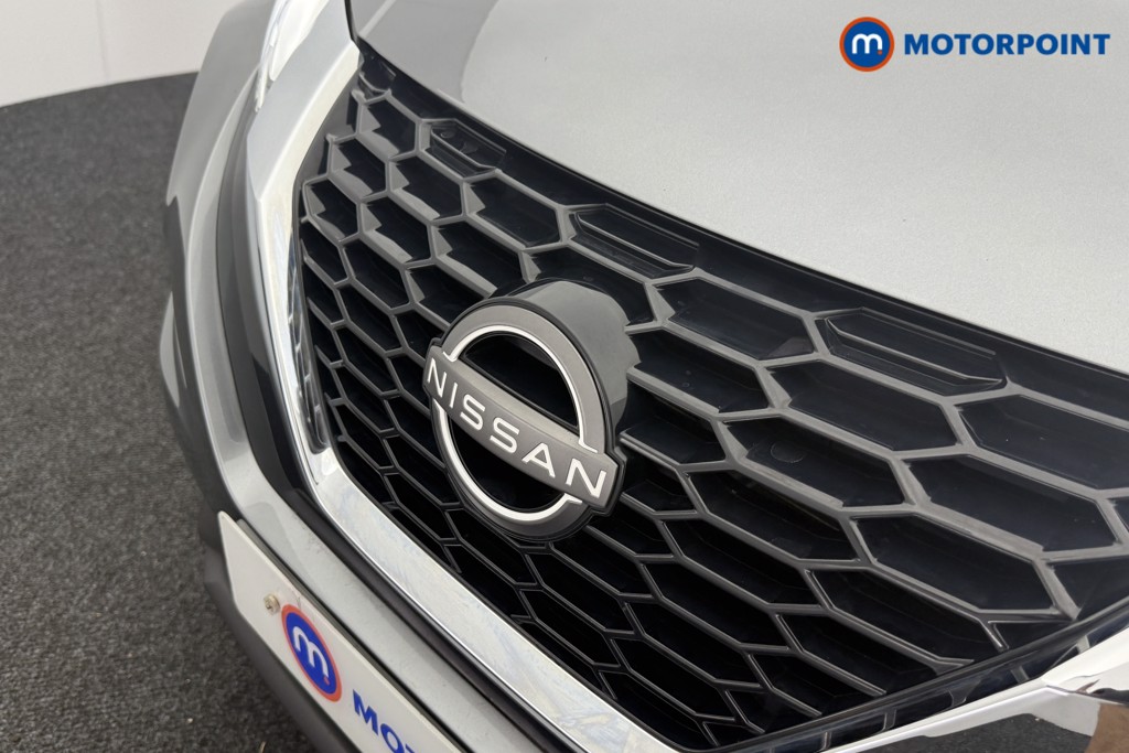 Nissan Juke N-Connecta Manual Petrol SUV - Stock Number (1566130) - 16th supplementary image