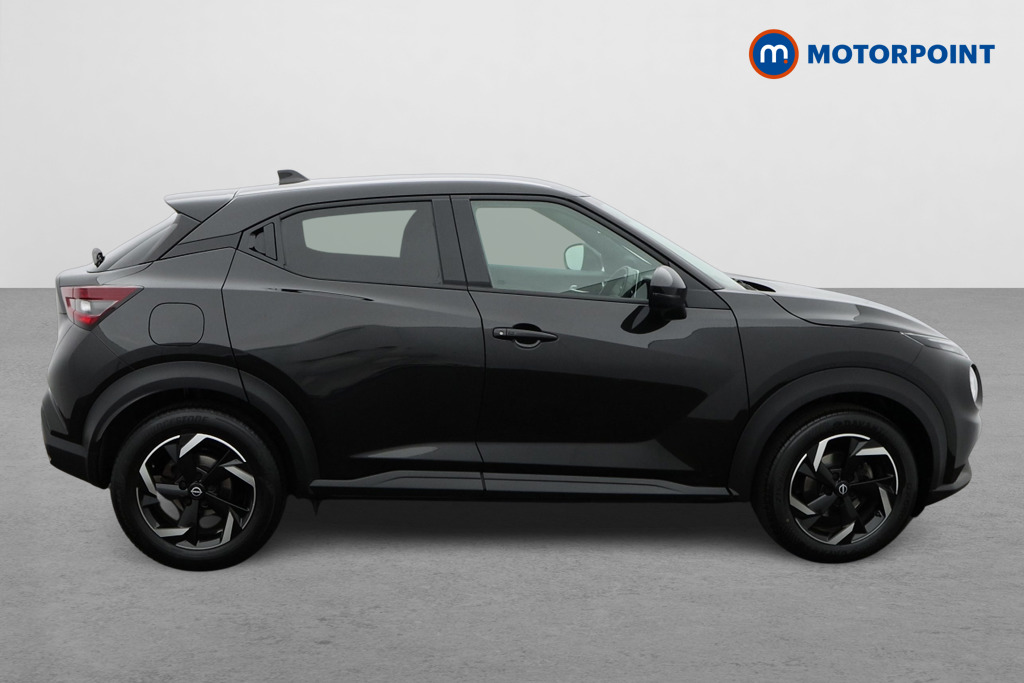 Nissan Juke N-Connecta Manual Petrol SUV - Stock Number (1566148) - Drivers side