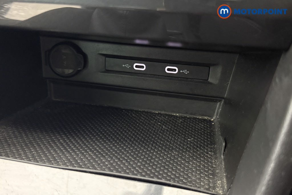Volkswagen Tiguan Life Manual Petrol SUV - Stock Number (1566398) - 5th supplementary image