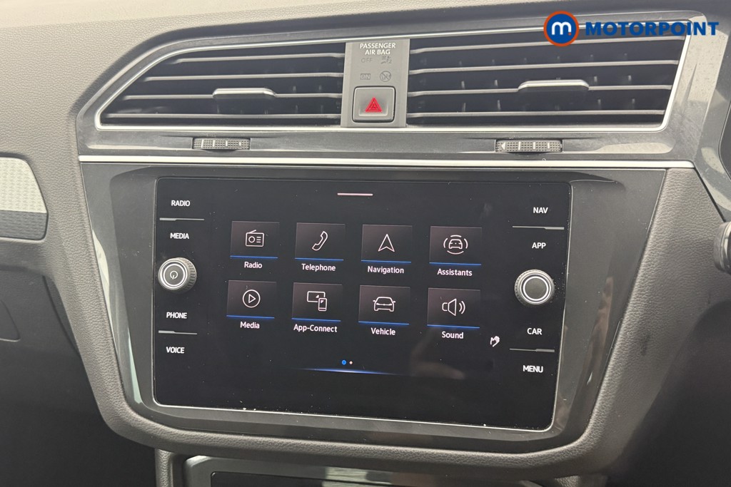Volkswagen Tiguan Life Manual Petrol SUV - Stock Number (1566398) - 9th supplementary image