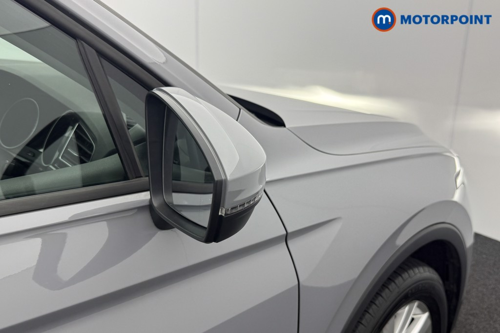 Volkswagen Tiguan Life Manual Petrol SUV - Stock Number (1566398) - 16th supplementary image