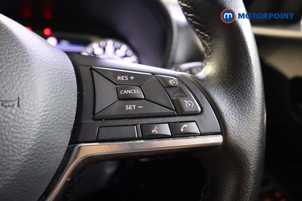 Nissan Juke N-Connecta Manual Petrol SUV - Stock Number (1566959) - 5th supplementary image