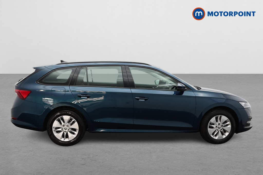 Skoda Octavia SE Manual Petrol Estate - Stock Number (1566987) - Drivers side