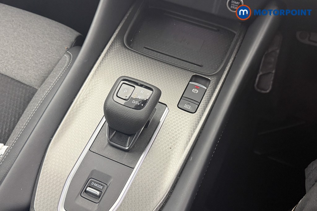 Nissan Qashqai N-Connecta Automatic Petrol SUV - Stock Number (1567425) - 5th supplementary image