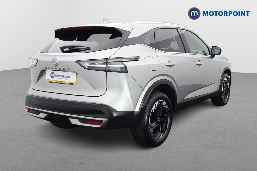 Nissan Qashqai N-Connecta Automatic Petrol SUV - Stock Number (1567425) - Drivers side rear corner