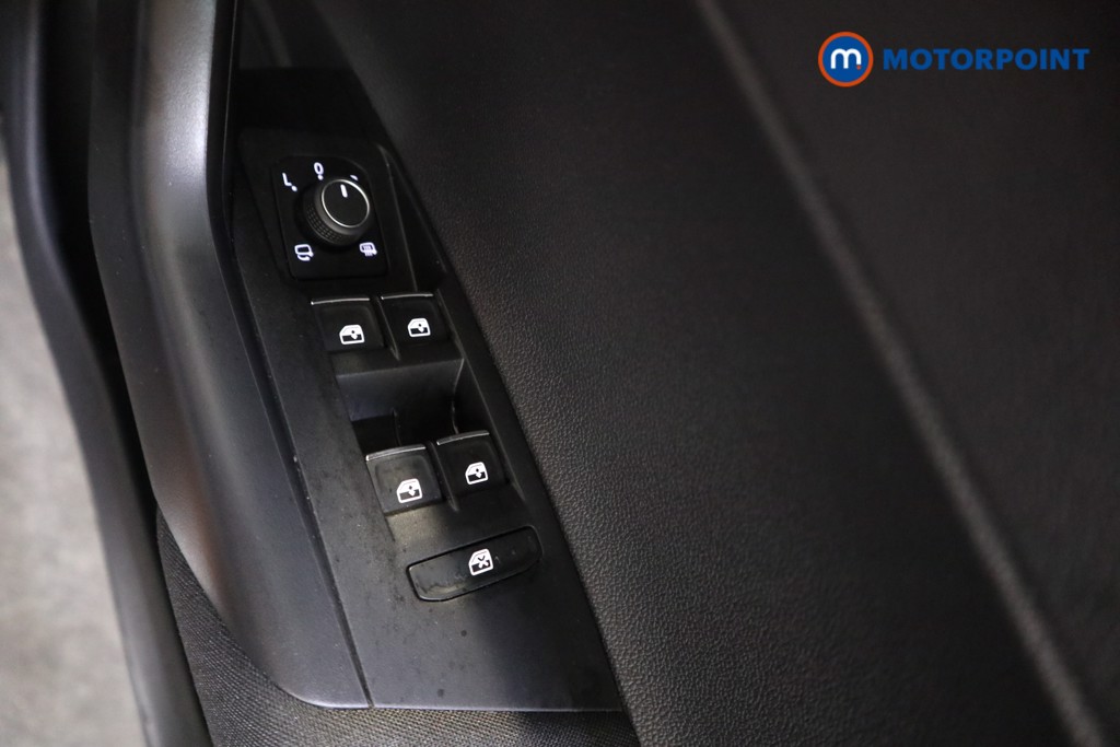 Volkswagen Polo R-Line Manual Petrol Hatchback - Stock Number (1568378) - 4th supplementary image