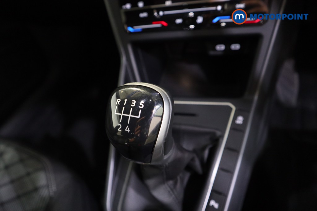 Volkswagen Polo R-Line Manual Petrol Hatchback - Stock Number (1568378) - 9th supplementary image