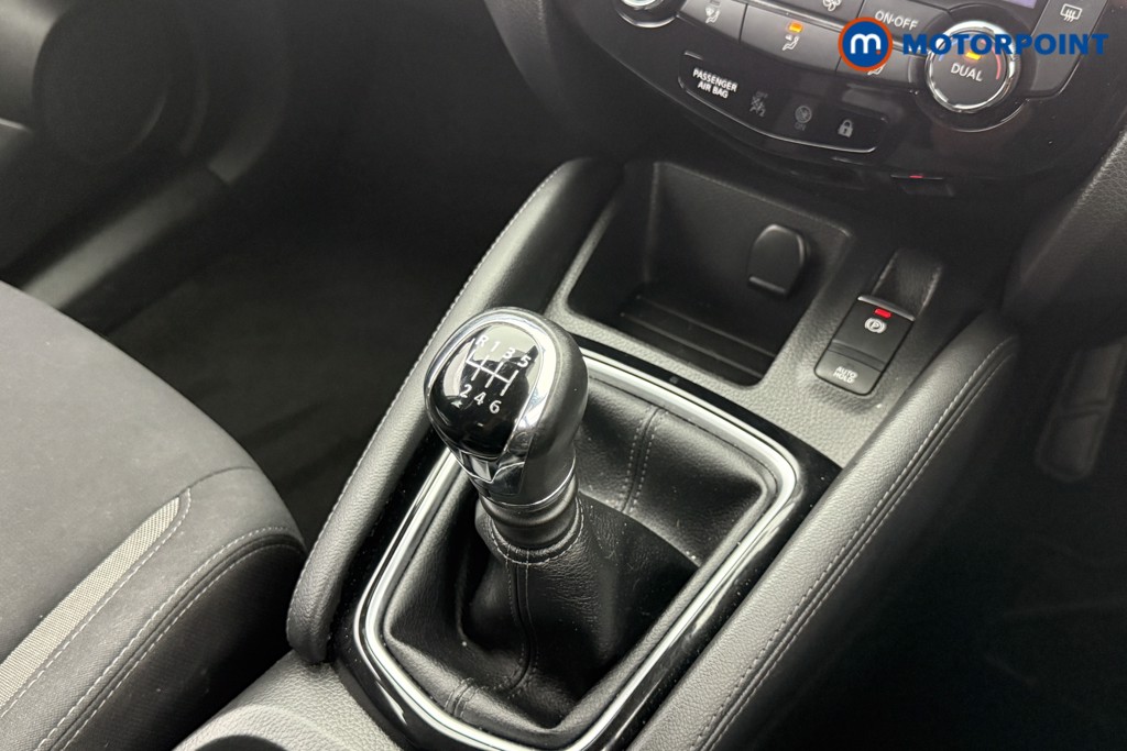 Nissan Qashqai Acenta Premium Manual Petrol SUV - Stock Number (1568725) - 5th supplementary image