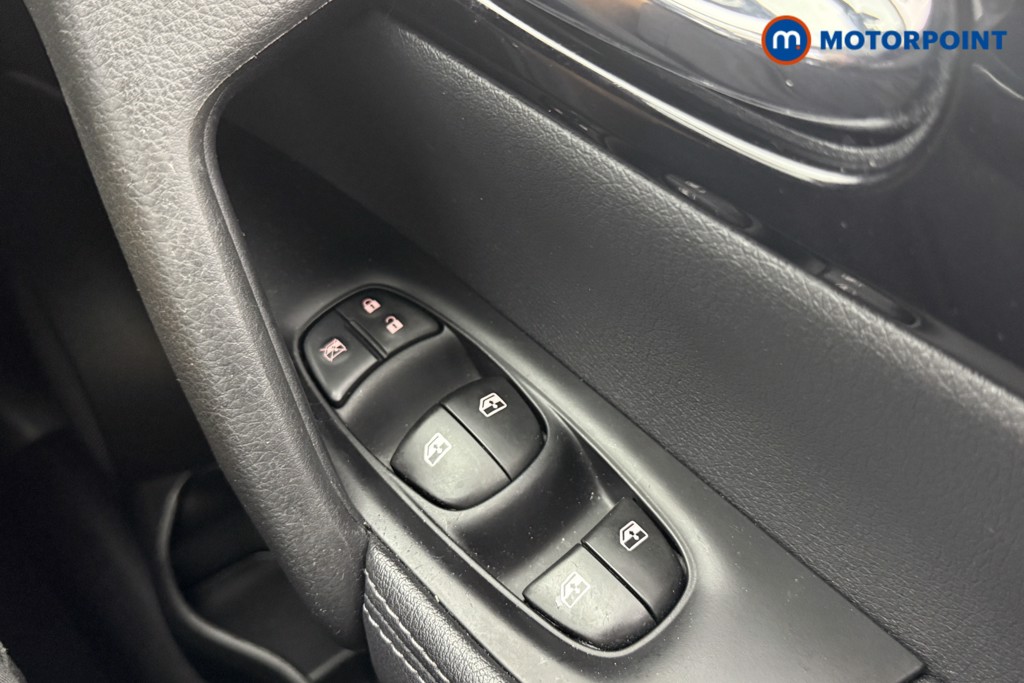 Nissan Qashqai Acenta Premium Manual Petrol SUV - Stock Number (1568725) - 13th supplementary image