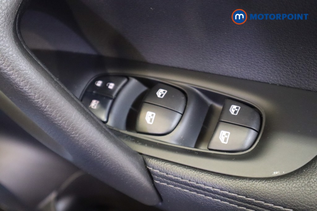 Nissan Qashqai Acenta Premium Manual Petrol SUV - Stock Number (1568751) - 9th supplementary image