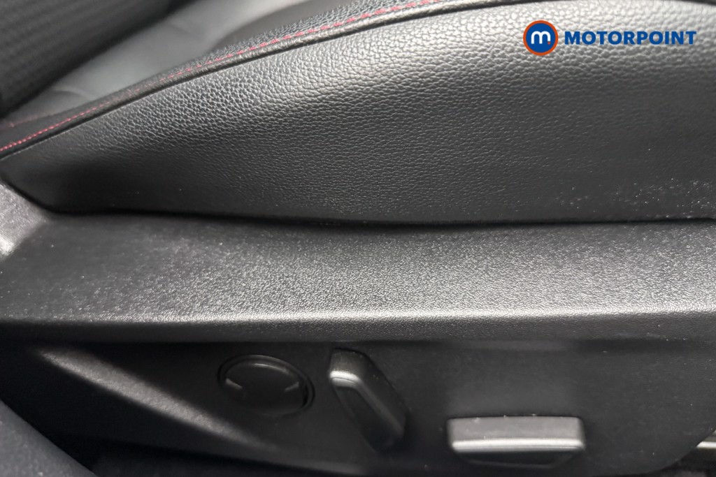 Ford Focus St-Line X Manual Diesel Hatchback - Stock Number (1568897) - 18th supplementary image