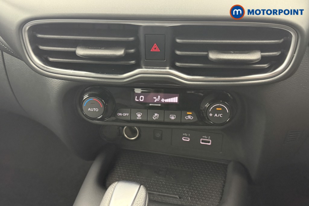 Nissan Juke N-Connecta Automatic Petrol-Electric Hybrid SUV - Stock Number (1569122) - 4th supplementary image