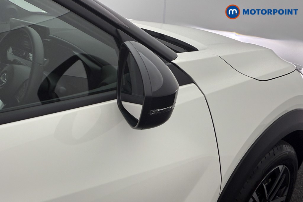 Nissan Juke N-Connecta Automatic Petrol-Electric Hybrid SUV - Stock Number (1569122) - 14th supplementary image