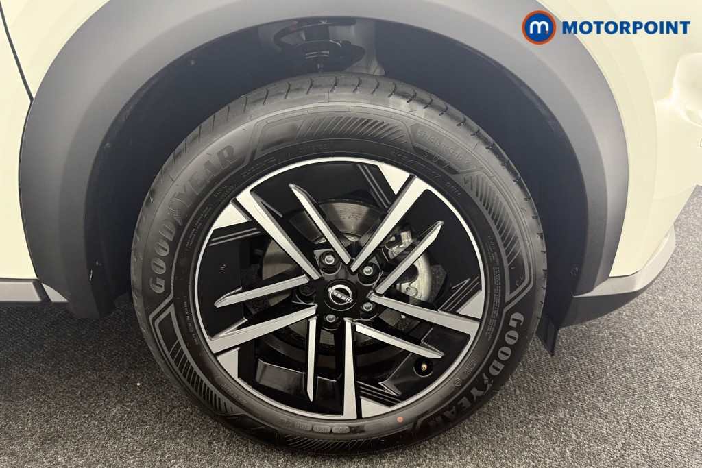 Nissan Juke N-Connecta Automatic Petrol-Electric Hybrid SUV - Stock Number (1569122) - 27th supplementary image