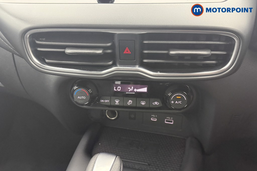 Nissan Juke N-Connecta Automatic Petrol-Electric Hybrid SUV - Stock Number (1569124) - 4th supplementary image