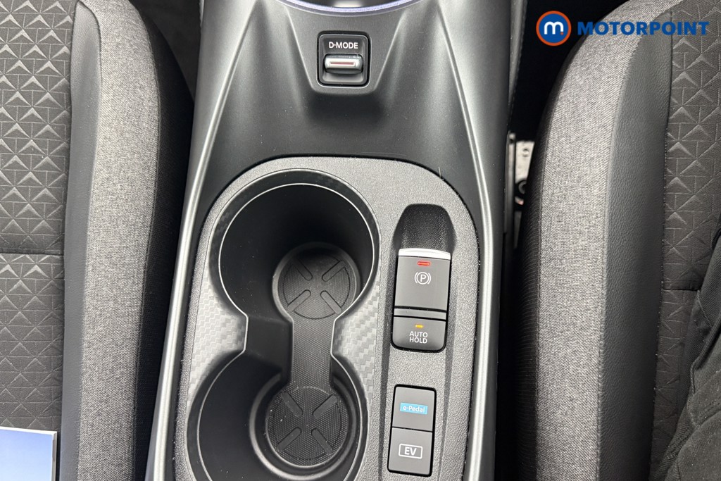 Nissan Juke N-Connecta Automatic Petrol-Electric Hybrid SUV - Stock Number (1569124) - 6th supplementary image