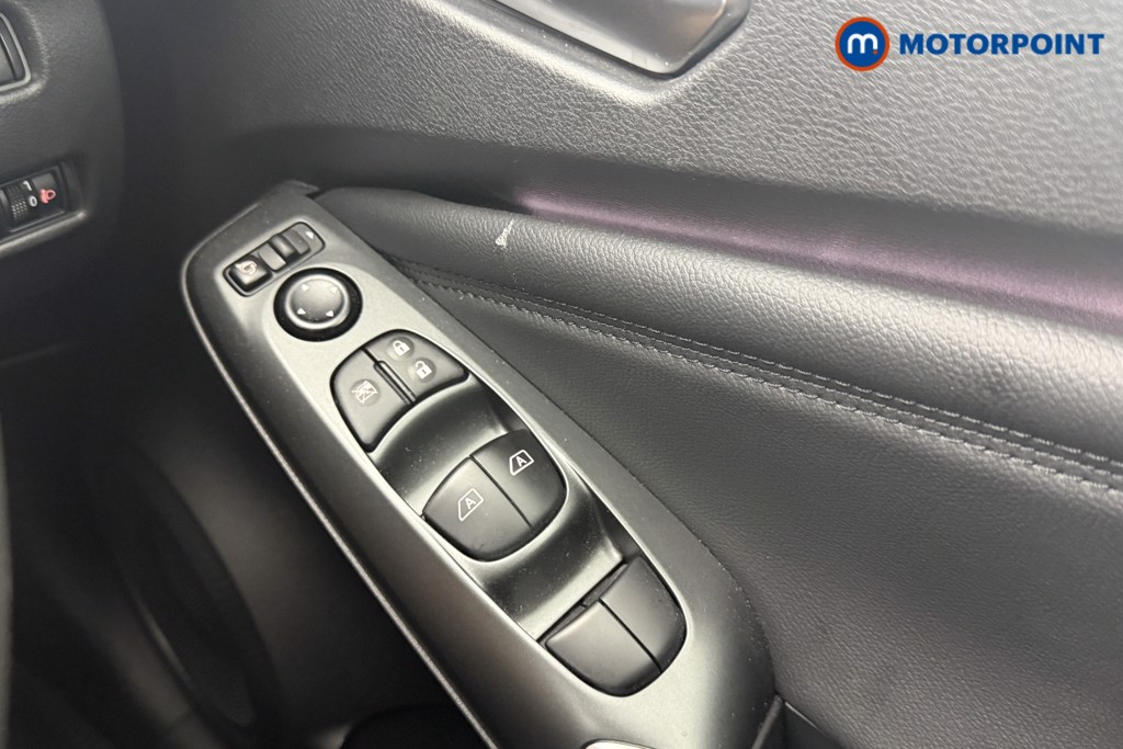 Nissan Juke N-Connecta Automatic Petrol-Electric Hybrid SUV - Stock Number (1569124) - 12th supplementary image
