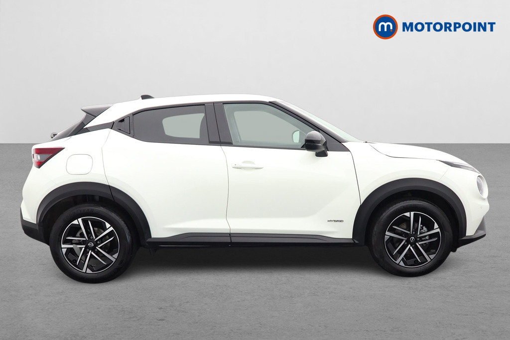 Nissan Juke N-Connecta Automatic Petrol-Electric Hybrid SUV - Stock Number (1569124) - Drivers side