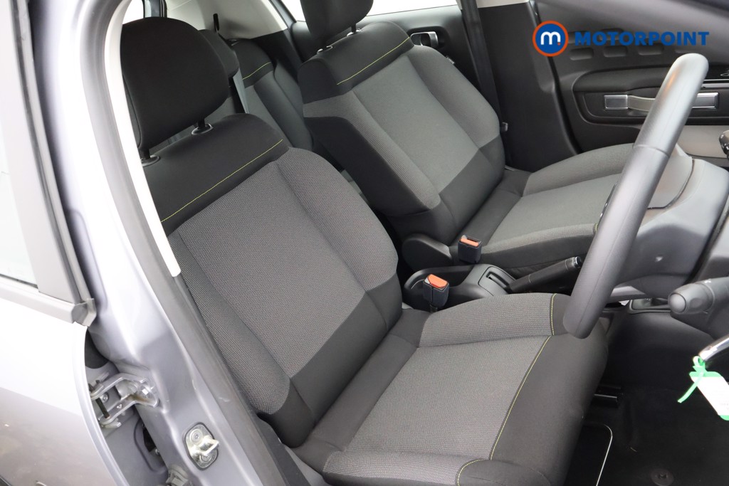 Nissan Qashqai N-Connecta Automatic Petrol SUV - Stock Number (1569277) - 9th supplementary image