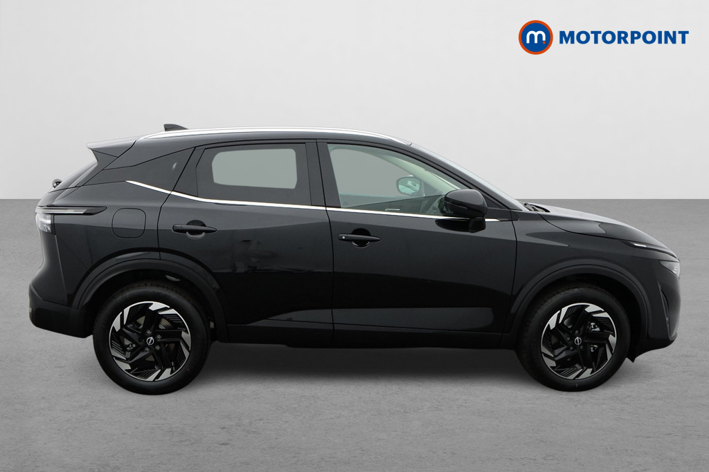 Nissan Qashqai N-Connecta Automatic Petrol SUV - Stock Number (1569407) - Drivers side