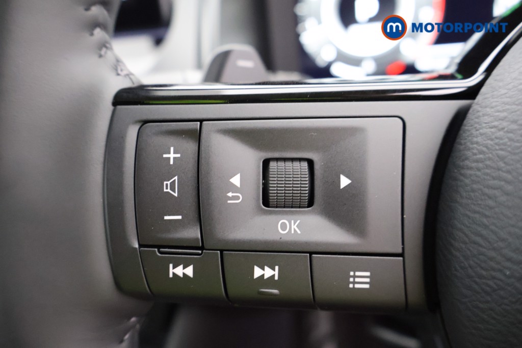 Nissan Qashqai N-Connecta Automatic Petrol SUV - Stock Number (1569410) - 2nd supplementary image