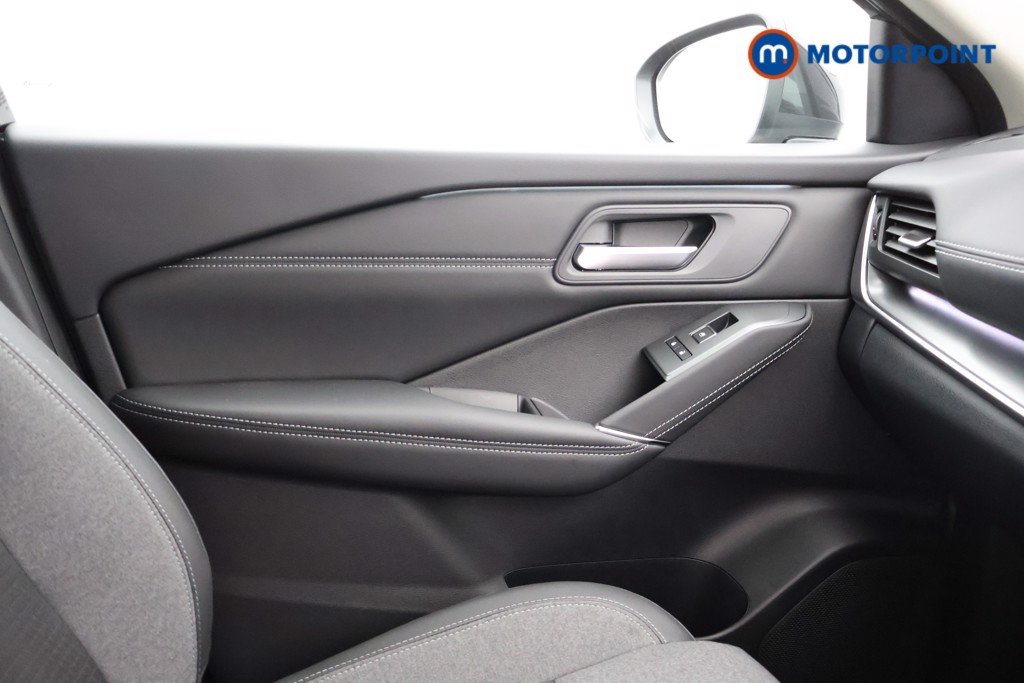 Nissan Qashqai N-Connecta Automatic Petrol SUV - Stock Number (1569410) - 7th supplementary image