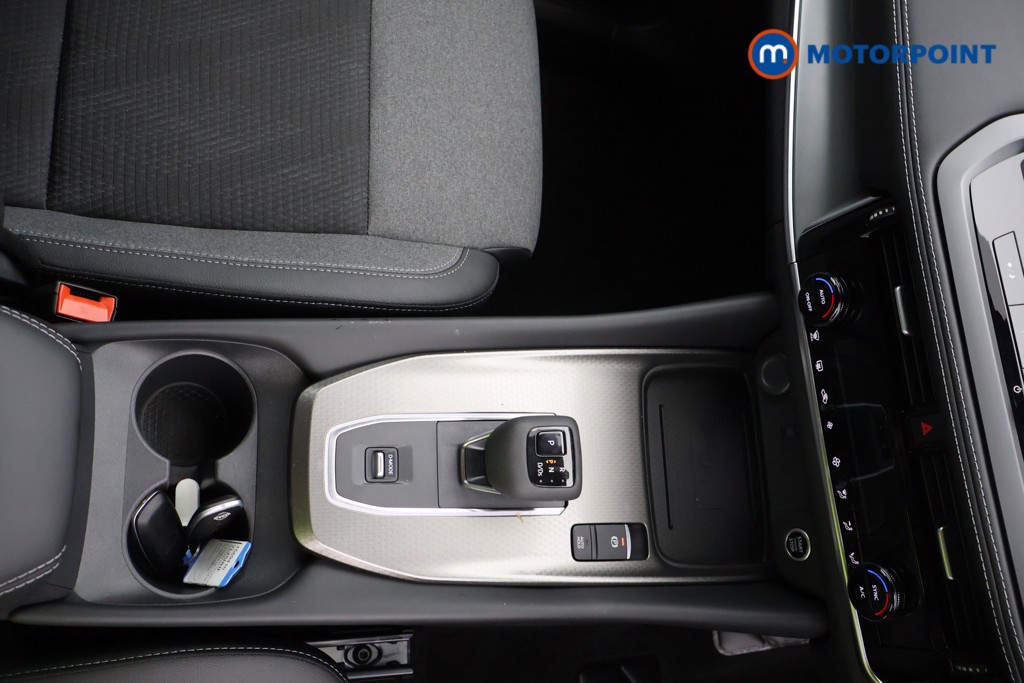 Nissan Qashqai N-Connecta Automatic Petrol SUV - Stock Number (1569410) - 8th supplementary image