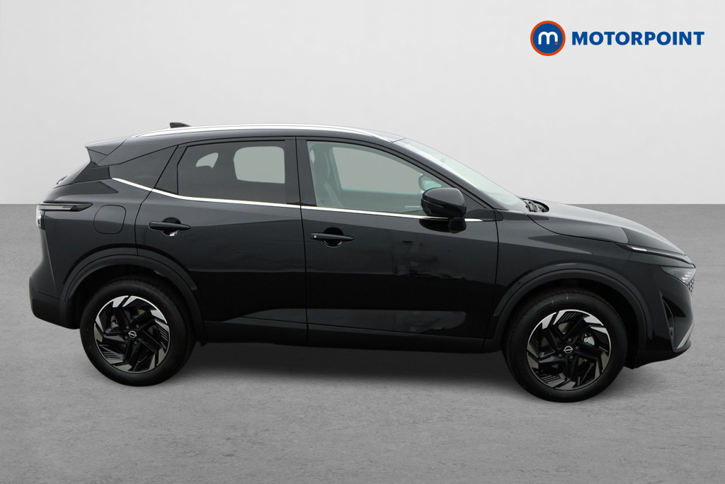 Nissan Qashqai N-Connecta Automatic Petrol SUV - Stock Number (1569410) - Drivers side