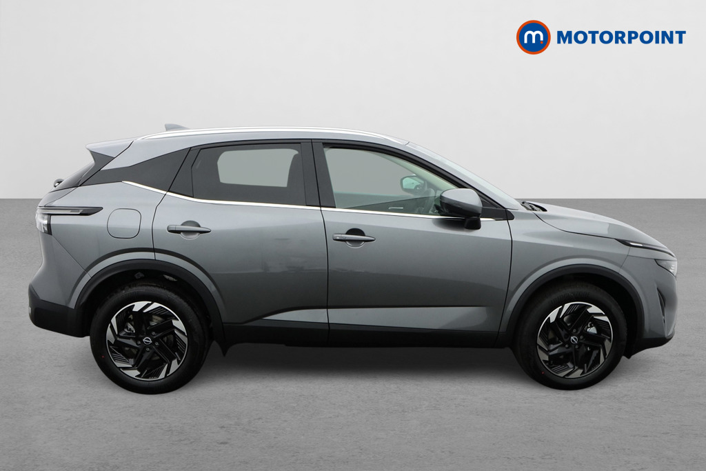 Nissan Qashqai N-Connecta Automatic Petrol SUV - Stock Number (1569414) - Drivers side