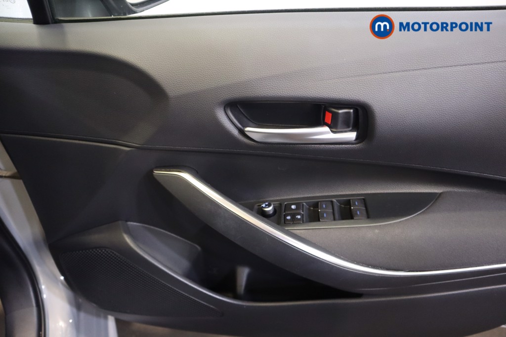 Toyota Corolla Icon Tech Automatic Petrol-Electric Hybrid Hatchback - Stock Number (1569514) - 7th supplementary image