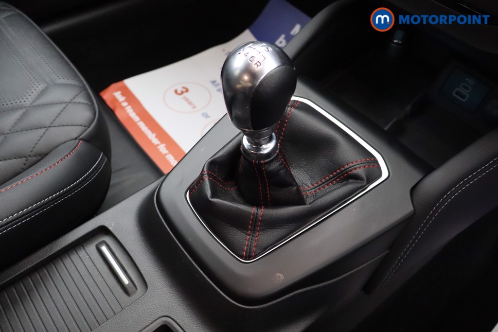 Ford Focus St-Line Vignale Manual Petrol-Electric Hybrid Hatchback - Stock Number (1569623) - 10th supplementary image