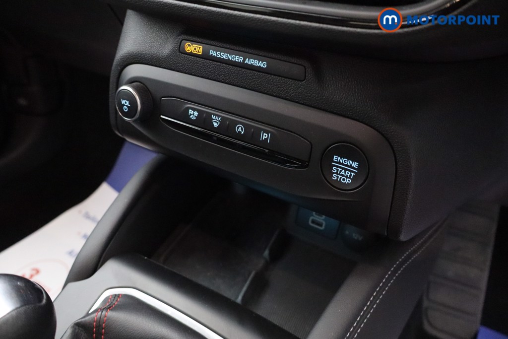 Ford Focus St-Line Vignale Manual Petrol-Electric Hybrid Hatchback - Stock Number (1569623) - 11th supplementary image