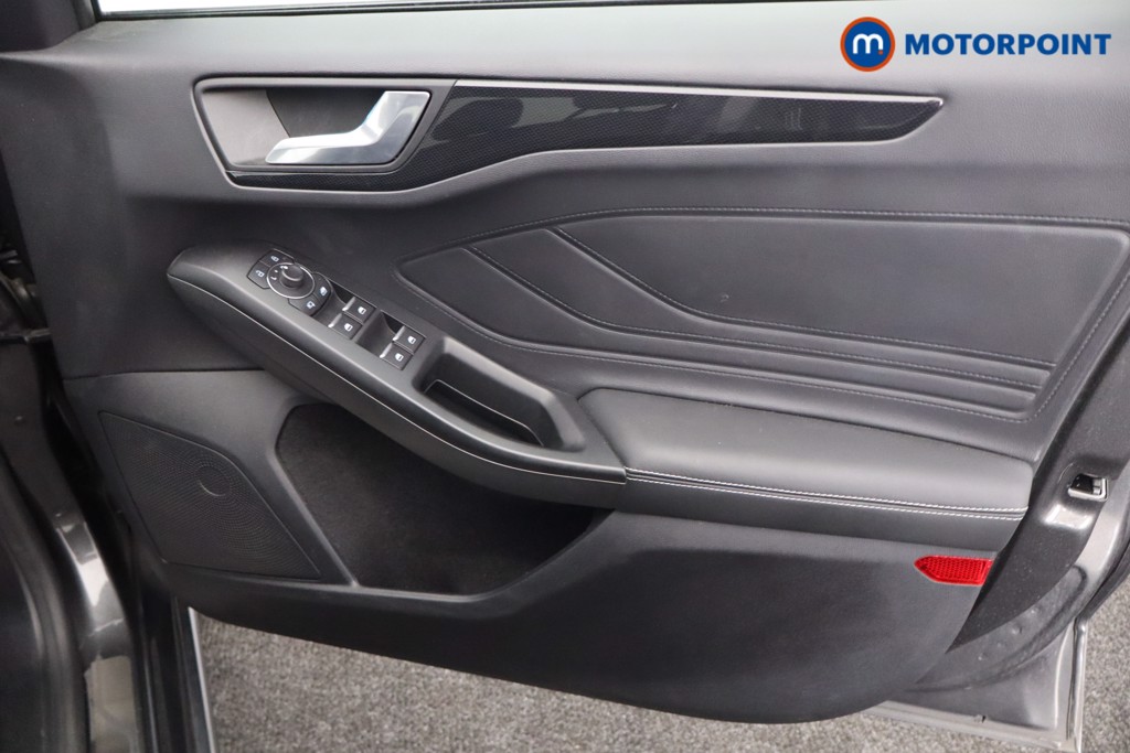 Ford Focus St-Line Vignale Manual Petrol-Electric Hybrid Hatchback - Stock Number (1569623) - 18th supplementary image
