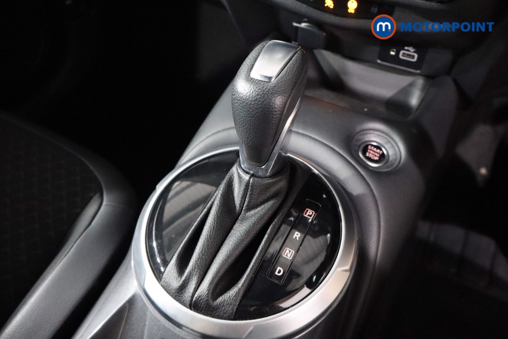 Nissan Juke N-Connecta Automatic Petrol SUV - Stock Number (1569841) - 14th supplementary image