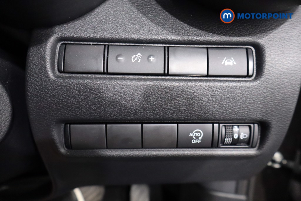 Nissan Juke N-Connecta Automatic Petrol SUV - Stock Number (1569841) - 22nd supplementary image