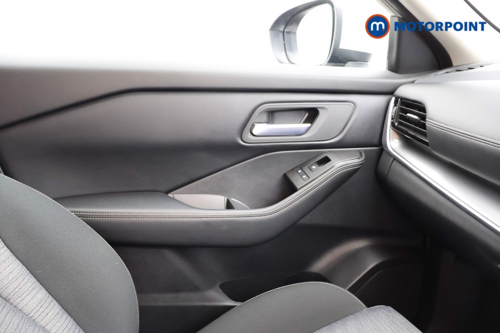 Nissan X-Trail N-Connecta Automatic Petrol-Electric Hybrid SUV - Stock Number (1569968) - 7th supplementary image