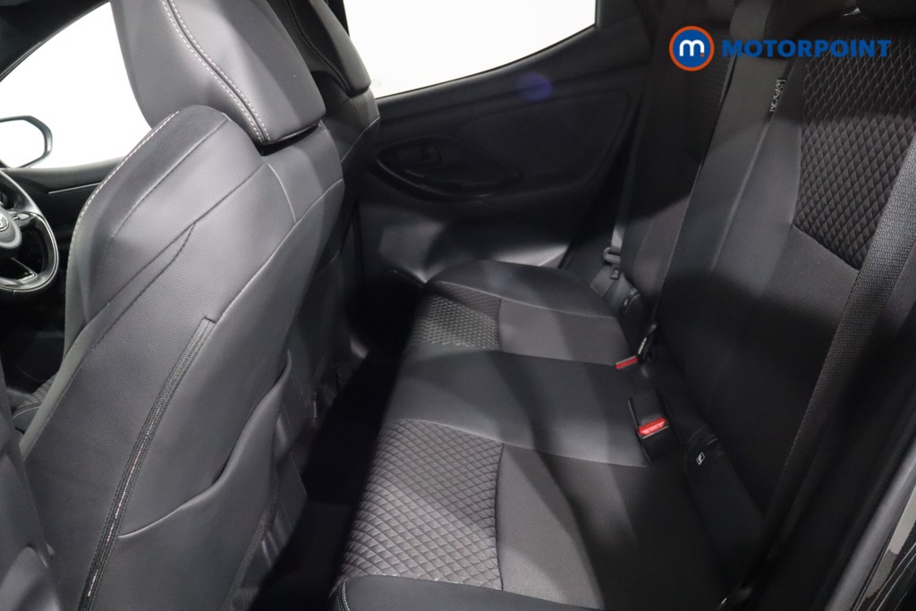 Toyota Yaris Dynamic Automatic Petrol-Electric Hybrid Hatchback - Stock Number (1570014) - 5th supplementary image