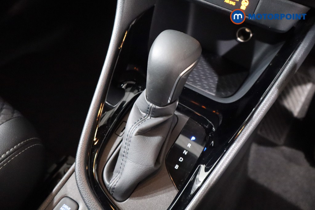 Toyota Yaris Dynamic Automatic Petrol-Electric Hybrid Hatchback - Stock Number (1570014) - 14th supplementary image